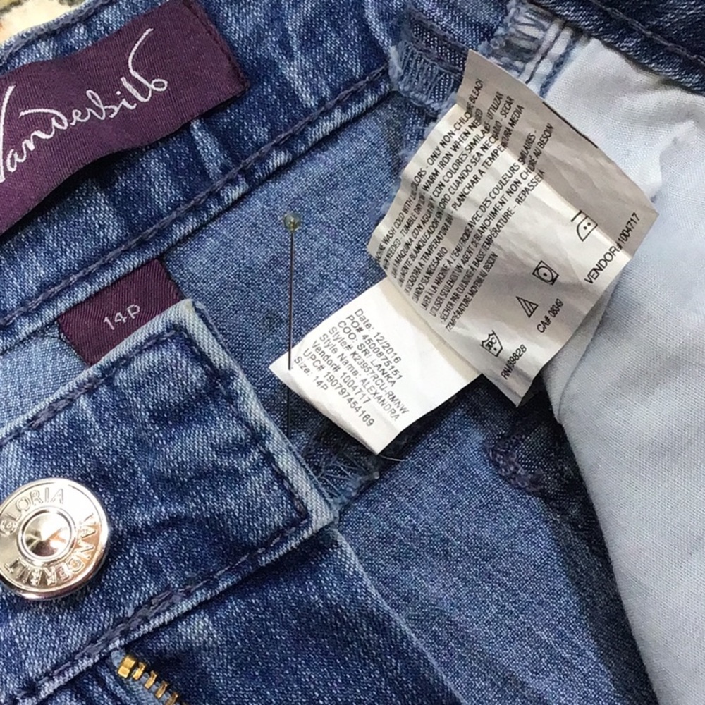 🪞Gloria Vanderbilt Silver Embellished High Rise Frayed Edge Jeans Sz.14 Petite - Picture 6 of 10